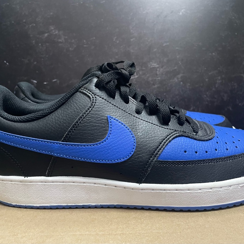 Mens Nike Low Top Size 9